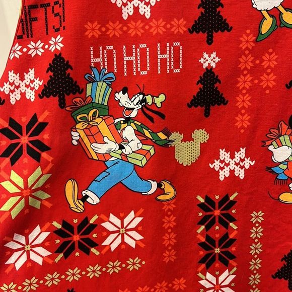 Christmas Scrub Top Disney women’s 2X Mickey Goofy Pluto Donald Daisy - Picture 8 of 12
